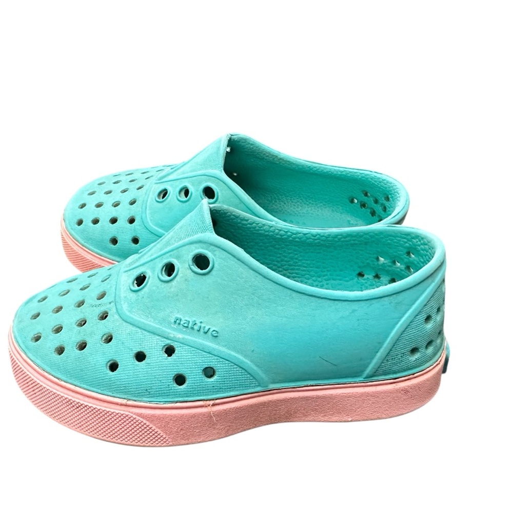 Native Miller Turquoise and Pink Water Shoes Lightweight Waterproof Toddler 6‎